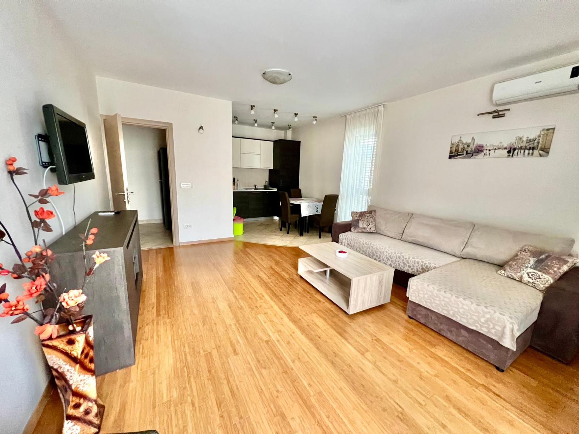 Apartments Nirgilija Тиват Экстерьер фото